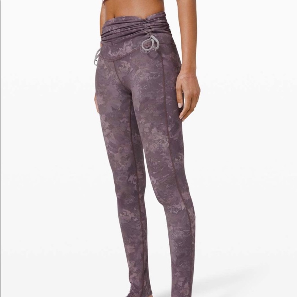 NWT Lululemon Hug Your Core 28” Tight